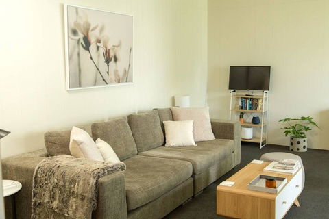 Two Bedroom Gem, Short Drive To MONA - Nambucca Heads Accommodation 0