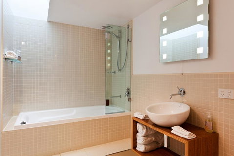 TWOFOURTWO Boutique Apartments - Nambucca Heads Accommodation 1