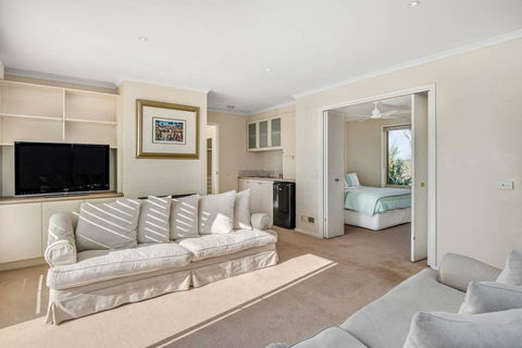 Tyrone Beach Retreat, VIEWS - Nambucca Heads Accommodation 3