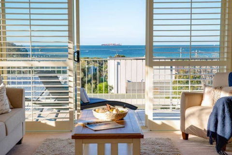 Tyrone Beach Retreat, VIEWS - Nambucca Heads Accommodation 2