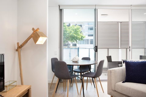 Ultra Modern Studio Suite With Balcony Near Shops - Nambucca Heads Accommodation 2
