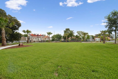 Ultra Modern, Luxurious Apartment In Tranquil Sydney - Nambucca Heads Accommodation 3