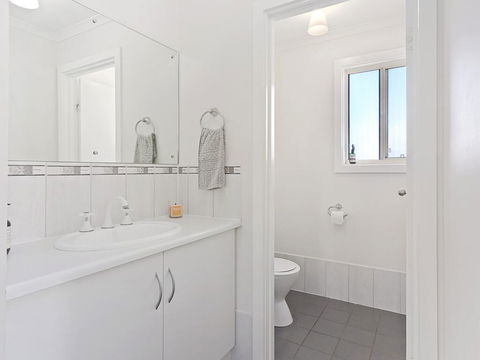 VALLEY VIEWS - 10 Valley Heights Drive - Nambucca Heads Accommodation 1