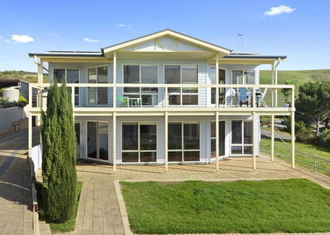 VALLEY VIEWS - 10 Valley Heights Drive - Nambucca Heads Accommodation 2
