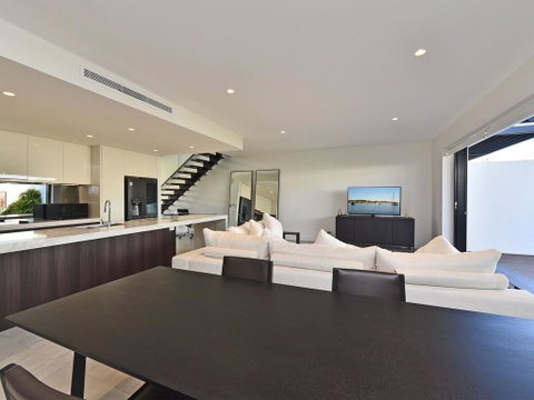 Villa Capri Waterside At Trinity Point - Nambucca Heads Accommodation 3