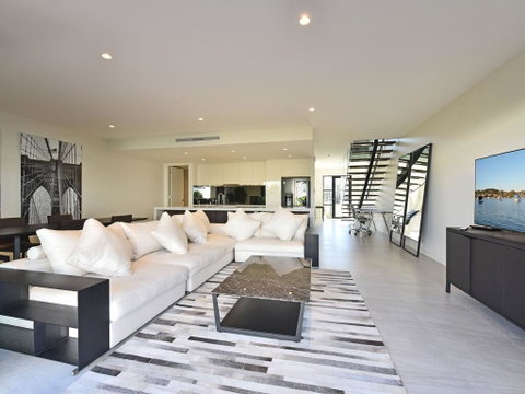 Villa Capri Waterside At Trinity Point - Nambucca Heads Accommodation 1