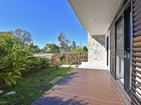 Villa Positano Waterside At Trinity Point - Nambucca Heads Accommodation 2