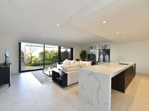 Villa Positano Waterside At Trinity Point - Nambucca Heads Accommodation 3