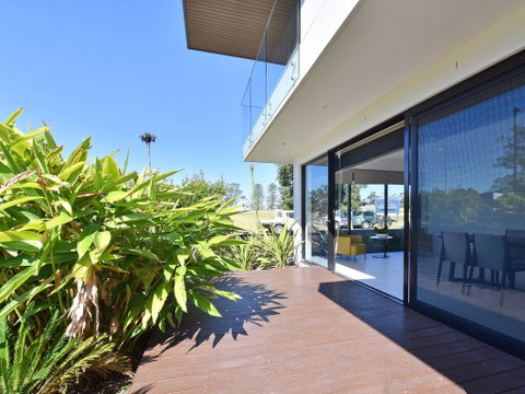 Villa Sorrento Waterside At Trinity Point - Nambucca Heads Accommodation 2