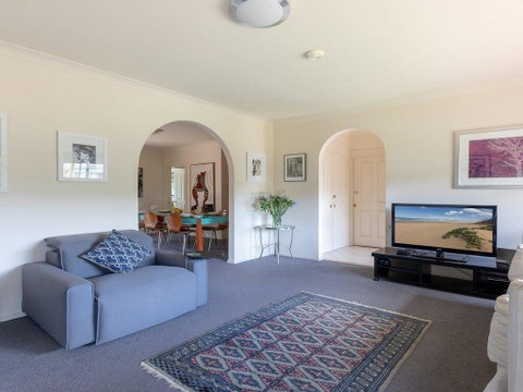 Walling-Clifton Gardens - Backing Onto Golf Course - Nambucca Heads Accommodation 2