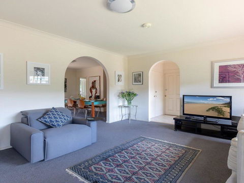 Walling-Clifton Gardens - Backing Onto Golf Course - Nambucca Heads Accommodation 2
