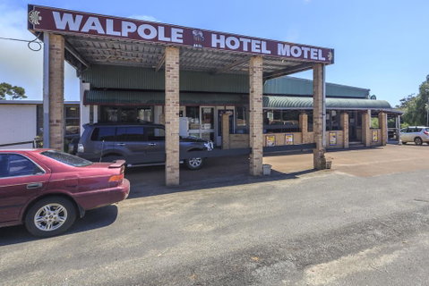 Walpole Hotel Motel - Nambucca Heads Accommodation 1