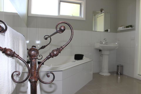 Amelina Cottages - Nambucca Heads Accommodation 24