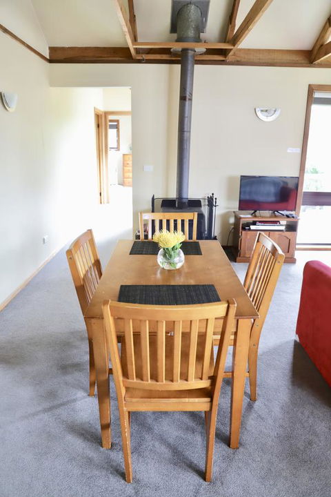 Red Ceder Cottage - Great Ocean Road - Port Campbell - Nambucca Heads Accommodation 15