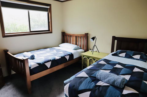 Red Ceder Cottage - Great Ocean Road - Port Campbell - Nambucca Heads Accommodation 10