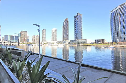 Auzzie Apartments Docklands, Melbourne - Nambucca Heads Accommodation 13
