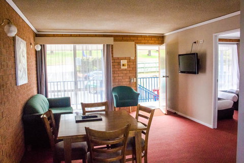 Blue Whale Motor Inn & Apartments - Nambucca Heads Accommodation 2