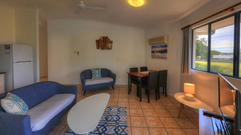 Dolphin Waters - Nambucca Heads Accommodation 3