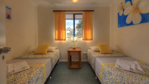 Dolphin Waters - Nambucca Heads Accommodation 9