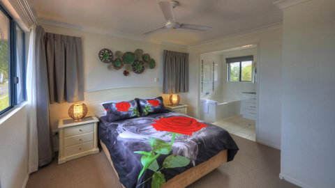 Dolphin Waters - Nambucca Heads Accommodation 5