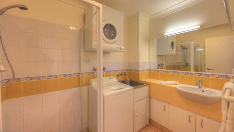 Dolphin Waters - Nambucca Heads Accommodation 10