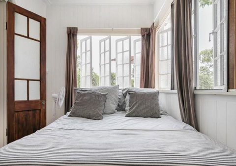 Lake Weyba Noosa Lodge & Kangaroos - Nambucca Heads Accommodation 9