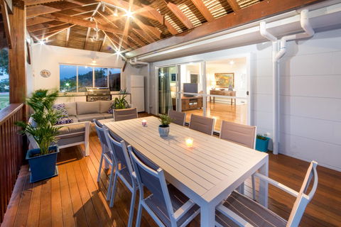 Whitsunday Luxury Homes - Nambucca Heads Accommodation 1