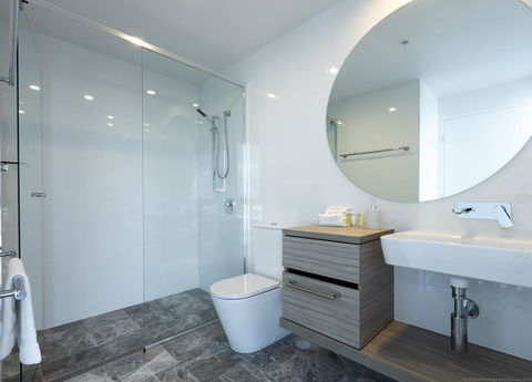 Qube Broadbeach - Nambucca Heads Accommodation 5