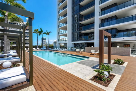 Qube Broadbeach - Nambucca Heads Accommodation 0
