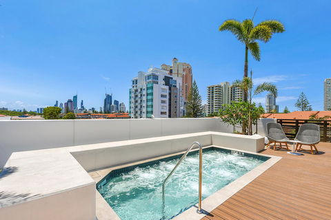 Qube Broadbeach - Nambucca Heads Accommodation 28