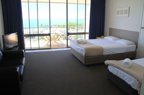 Ocean Views At Whitsunday Terraces Resort - Nambucca Heads Accommodation 11
