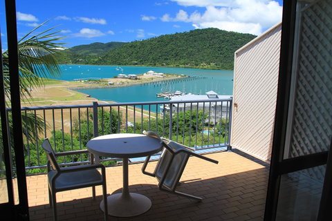Ocean Views At Whitsunday Terraces Resort - Nambucca Heads Accommodation 5
