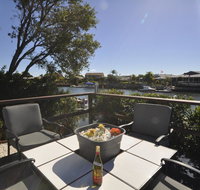 Bribie Island Canal Holiday Destination - Nambucca Heads Accommodation