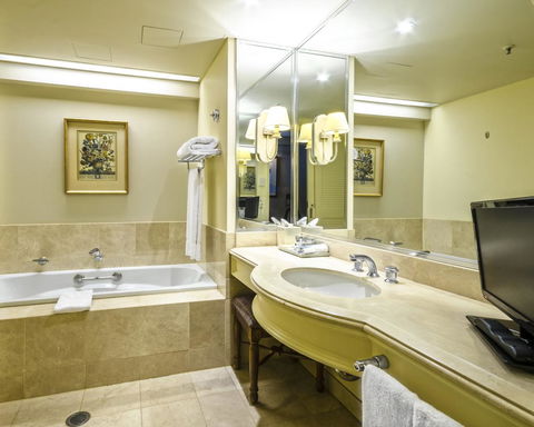 Stamford Plaza Brisbane - Nambucca Heads Accommodation 10