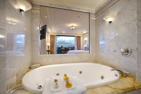 Imperial Hotel Gold Coast - Nambucca Heads Accommodation 6