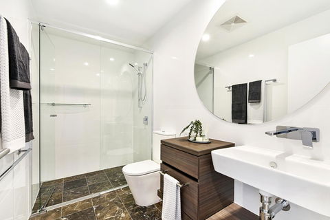 Qube Broadbeach Ocean View Apartments - Nambucca Heads Accommodation 1