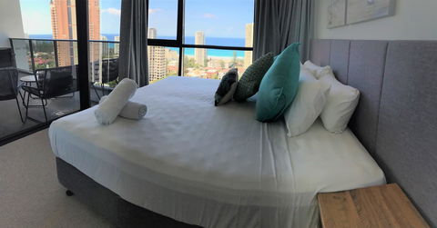 Qube Broadbeach Ocean View Apartments - Nambucca Heads Accommodation 23