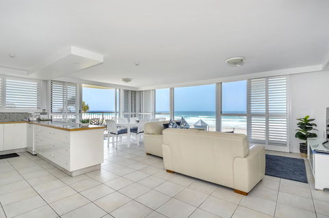 Golden Sands On The Beach - Absolute Beachfront Apartments - Nambucca Heads Accommodation 2