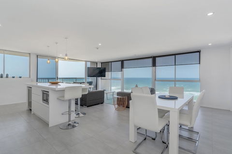 Golden Sands On The Beach - Absolute Beachfront Apartments - Nambucca Heads Accommodation 6