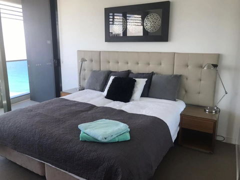 Luxury 3 Bedroom In Heart Of Broadbeach - Nambucca Heads Accommodation 20