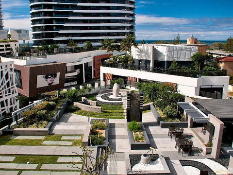 Luxury 3 Bedroom In Heart Of Broadbeach - Nambucca Heads Accommodation 7