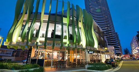 Luxury 3 Bedroom In Heart Of Broadbeach - Nambucca Heads Accommodation 10