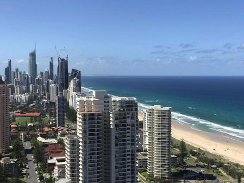 Luxury 3 Bedroom In Heart Of Broadbeach - Nambucca Heads Accommodation 1