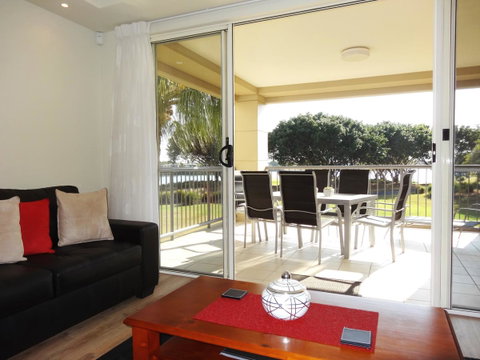 Waterfront Resort Villa With Buggy - Nambucca Heads Accommodation 20