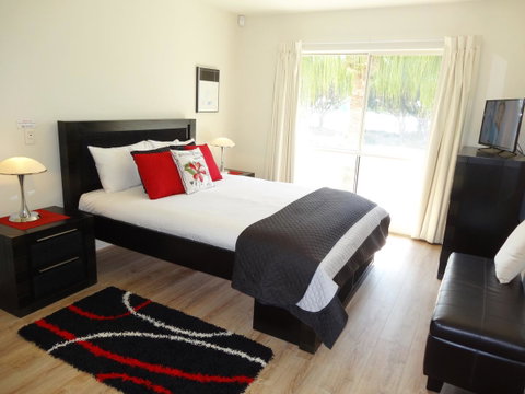 Waterfront Resort Villa With Buggy - Nambucca Heads Accommodation 9