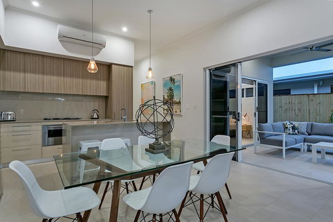 Oceans Edge Holiday Home - Nambucca Heads Accommodation 6