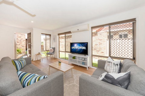 Waterfront Theme Park Getaway - Nambucca Heads Accommodation 1