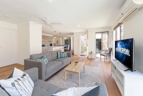 Waterfront Theme Park Getaway - Nambucca Heads Accommodation 3