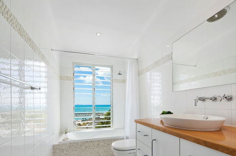 Nautilus On The Hill - Airlie Beach - Nambucca Heads Accommodation 23