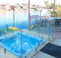 Waterside Resort Style - Nambucca Heads Accommodation